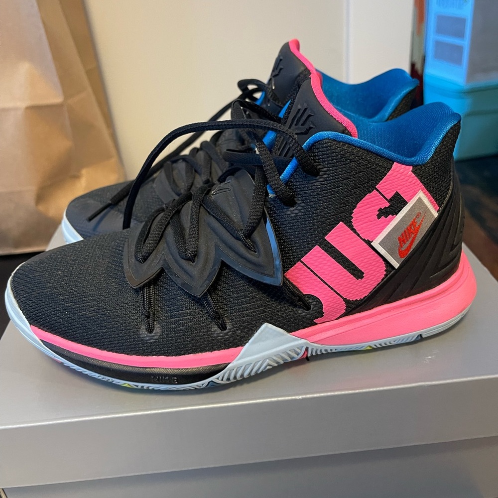 Kyrie 5 (GS) Size 4.5Y